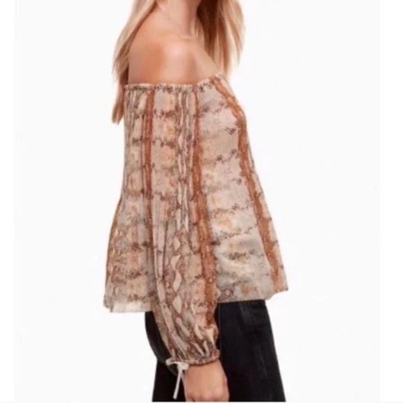 Aritzia Wilfred Talence Blouse Snake Print Size Small Flowy Lightweight - Picture 12 of 12